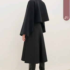 새상품ㅡ한섬 더 캐시미어 ㅡ 케이프 코트