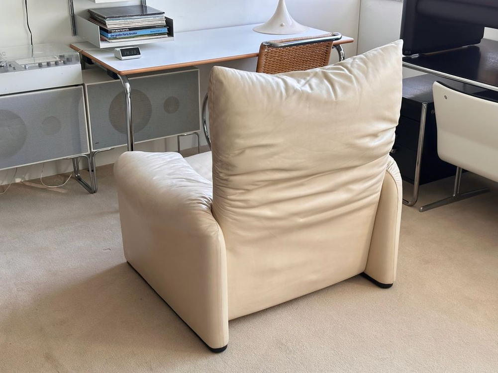 Original Cassina maralunga 까시나 마라룽가 이미지