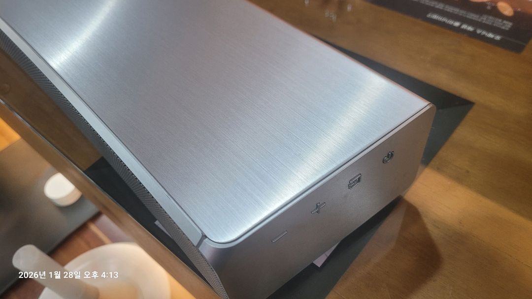 삼성 커브드 사운드바 우퍼일체형 HW-ms6501판매합니다. 이미지