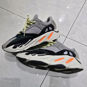 중고 이지700웨이브러너 그레이 OG 280 이미지