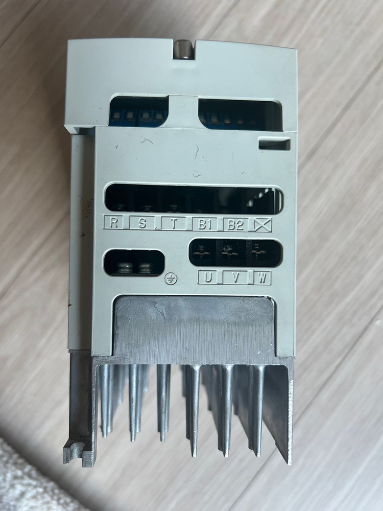 LS iG5A 인버터 제어판 이미지