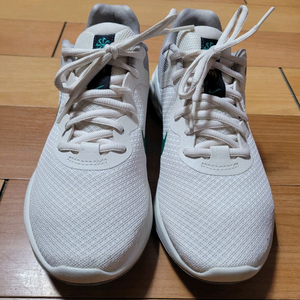 나이키 레볼루션 6 넥스트 네이처 여성 운동화(240mm)