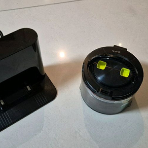 엘지 R9로봇청소기용 충전거치대*먼지통팝니다