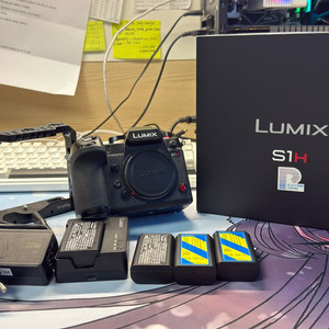 파나소닉 루믹스 S1H 미러리스 카메라 바디 시네마 카메라 풀박스 이미지