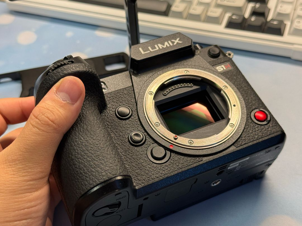 파나소닉 루믹스 S1H 미러리스 카메라 바디 시네마 카메라 풀박스 이미지