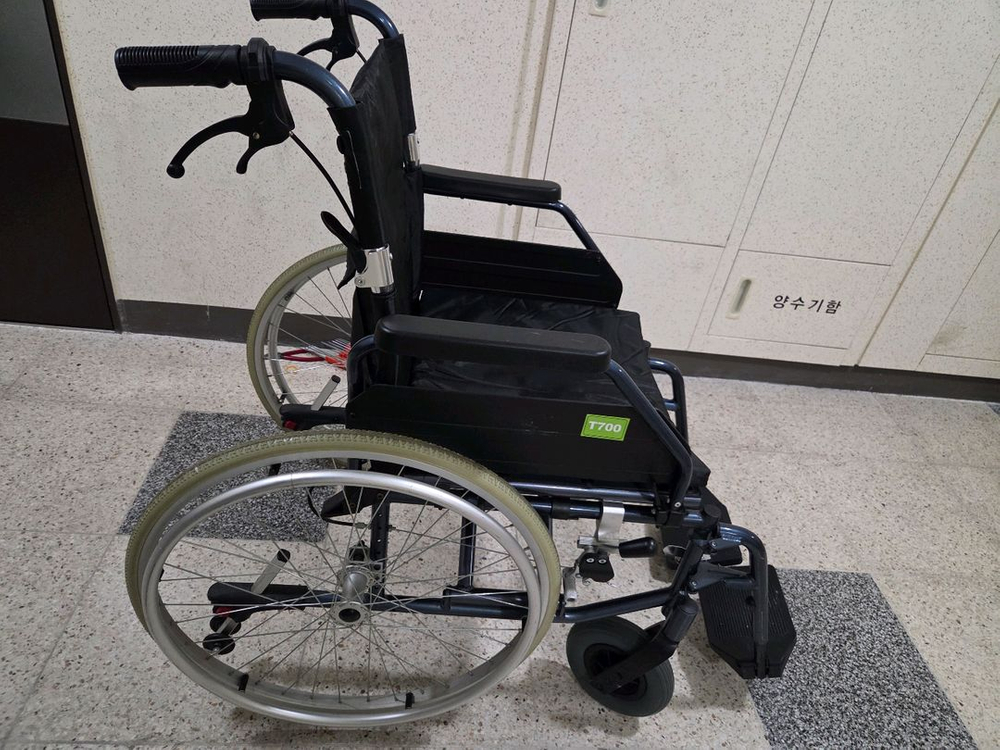 [일반]접이식휠체어--2