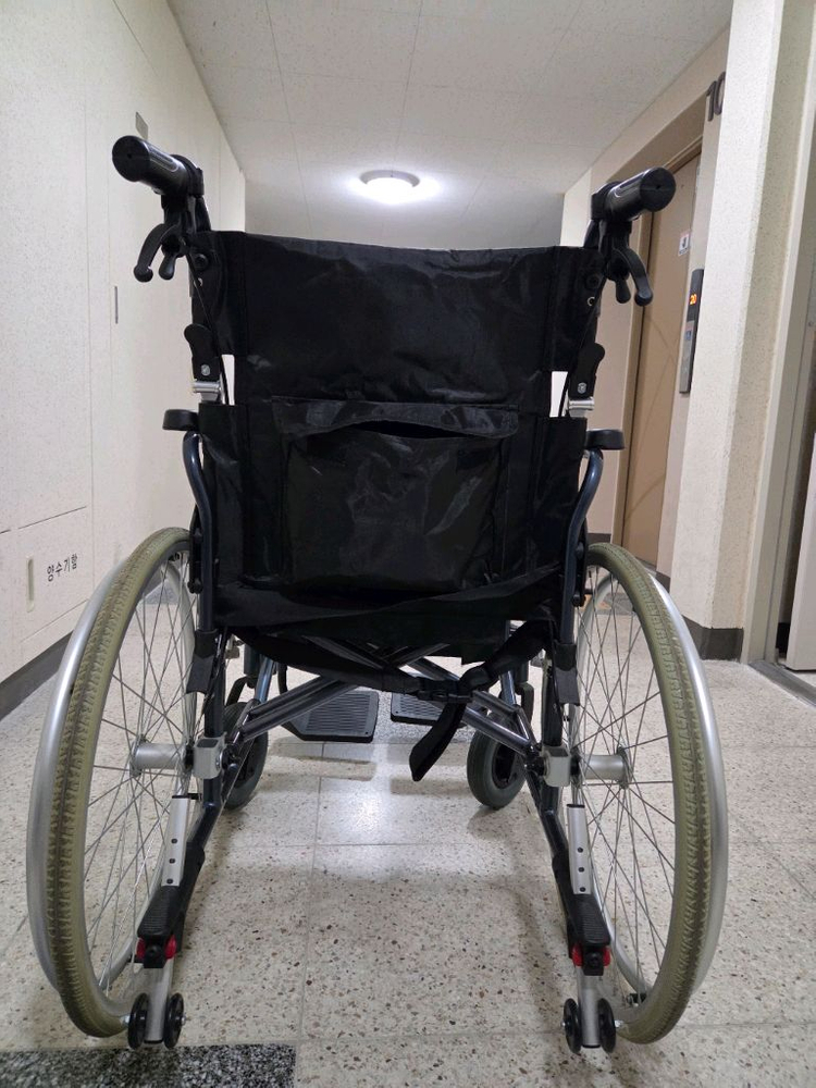 [일반]접이식휠체어--3