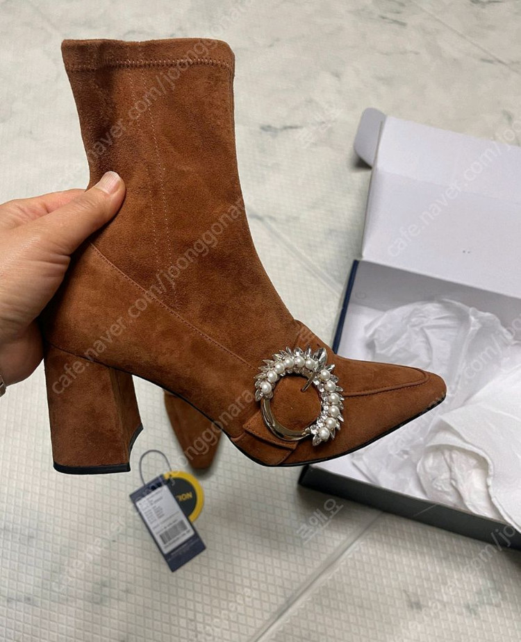 슈콤마보니 크리스탈 장식 앵클부츠(미착용)250사이즈 이미지