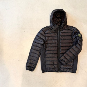 스톤아일랜드 룸우븐 경량패딩