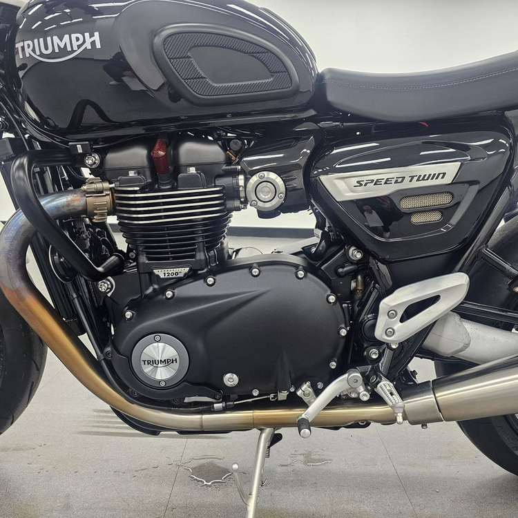 2022년식 트라이엄프 스피드 트윈 1200 3,200km 판매합니다. 이미지