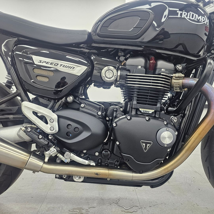 2022년식 트라이엄프 스피드 트윈 1200 3,200km 판매합니다. 이미지