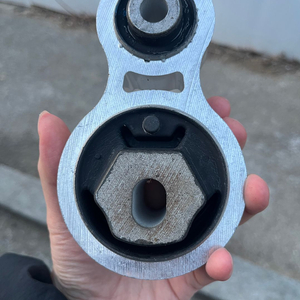 엔진마운트(DG9Z-6038-L), 미션마운트(DP5Z-6068-C)