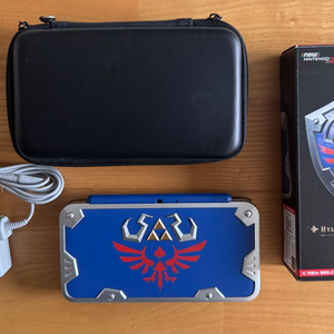 닌텐도 2ds xl 하일리아의 방패 에디션 순정 풀박스 (포켓몬뱅크 포함)