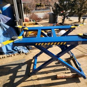 미제 견고한 자동차 리프트 팝니다. 이미지