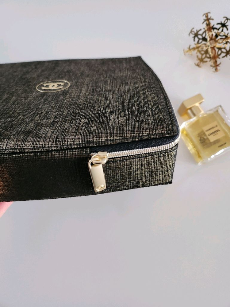 샤넬 뷰티 사각 파우치--3
