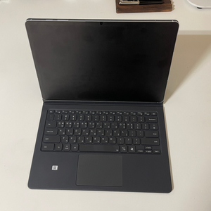 갤럭시탭 S10 FE 플러스 256GB 5G, 정품 키보드, 강화유리, 북케이스 합쳐서 팝니다