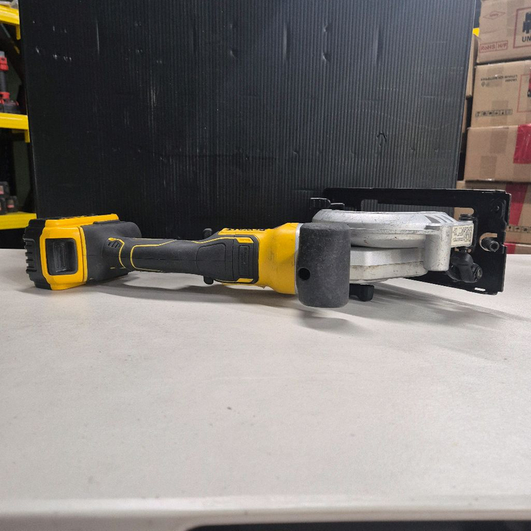 디월트 DCS571P1 4.5인치 충전원형톱 배터리포함 이미지