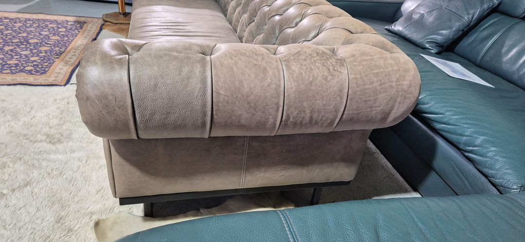 까사미아 몬텔토 체스터필드 풀 애닐린 가죽 소파--7