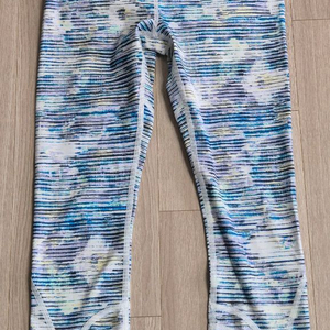 룰루레몬 Inspire Crop II 2 사이즈 레깅스
