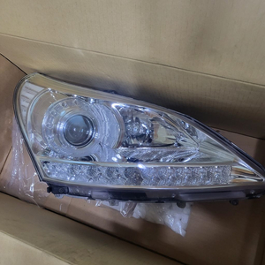 에쿠스 VI 헤드라이트 9핀 조수석 팝니다~