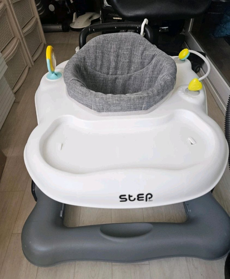 보행기 360도 스텝보행기 시트도 깨끗 합니다 step 보행기 스탭 정품--1