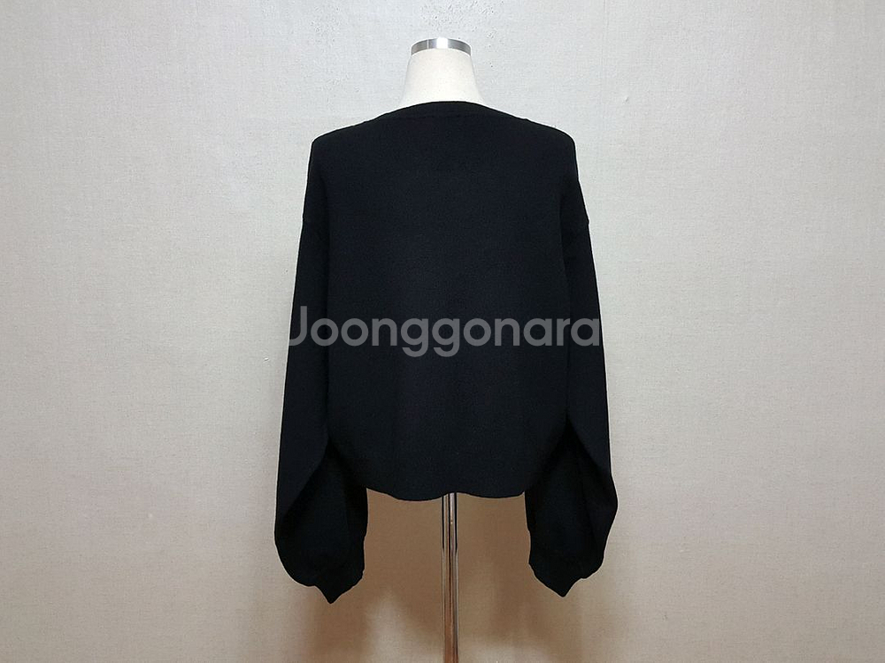 진주장식 오버핏 벌룬소매 크롭 니트 스웨터 L(55/66/77) 상태우수--3