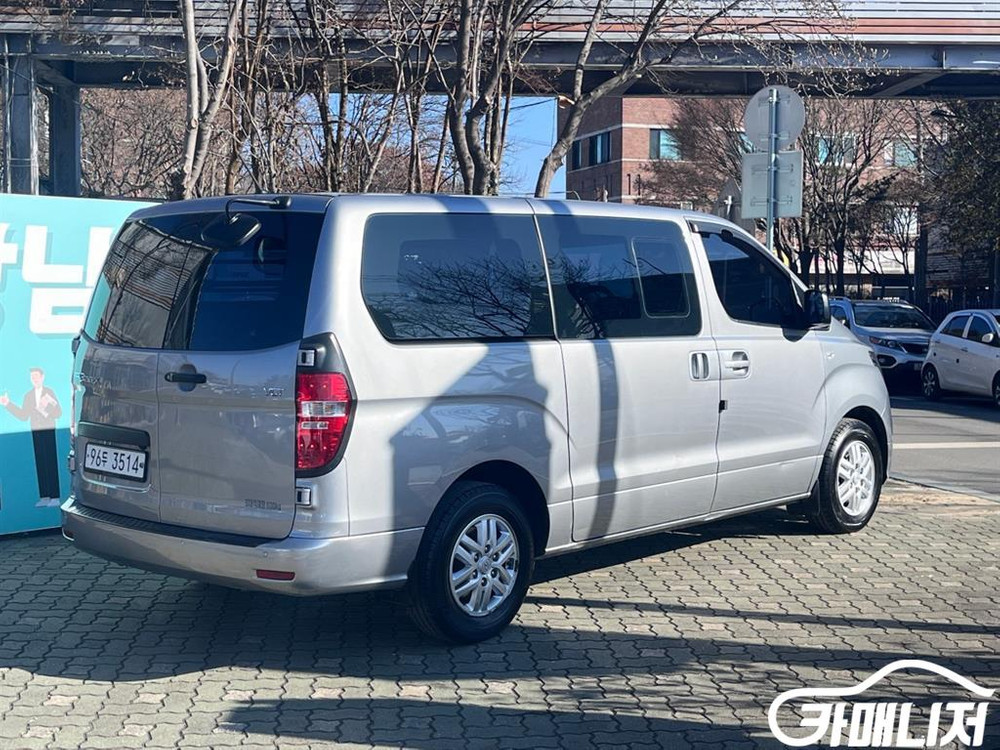 [현대]더 뉴 그랜드 스타렉스 2WD 밴 5인승 모던 (5인승) #2026년특가 이미지