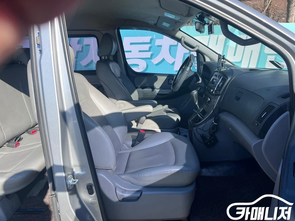 [현대]더 뉴 그랜드 스타렉스 2WD 밴 5인승 모던 (5인승) #2026년특가 이미지