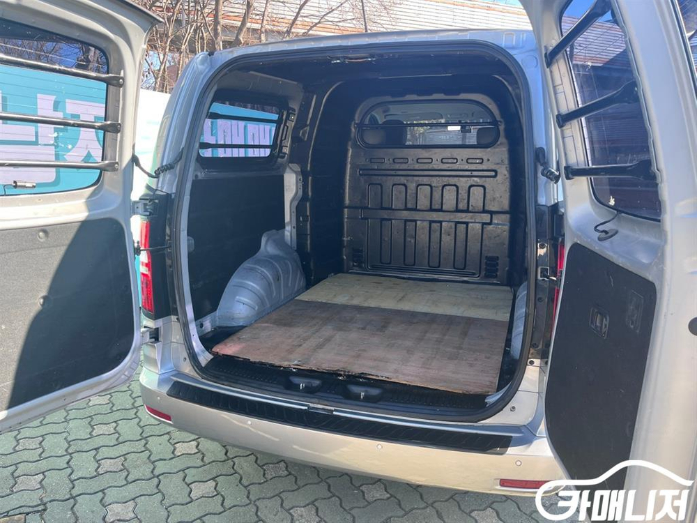 [현대]더 뉴 그랜드 스타렉스 2WD 밴 5인승 모던 (5인승) #2026년특가 이미지