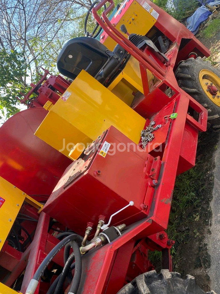 [신품급] 유림 나무 목재.톱밥 .파쇄기.200마력.a급입니다신품급입니다--3