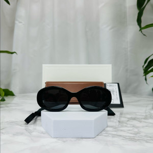 셀린느 트리옹프01 선글라스 이미지