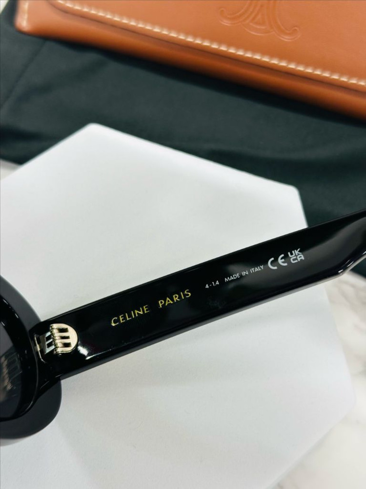 셀린느 트리옹프01 선글라스 이미지