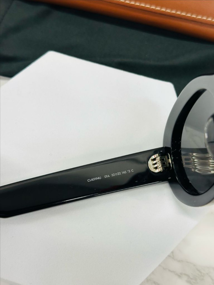 셀린느 트리옹프01 선글라스 이미지