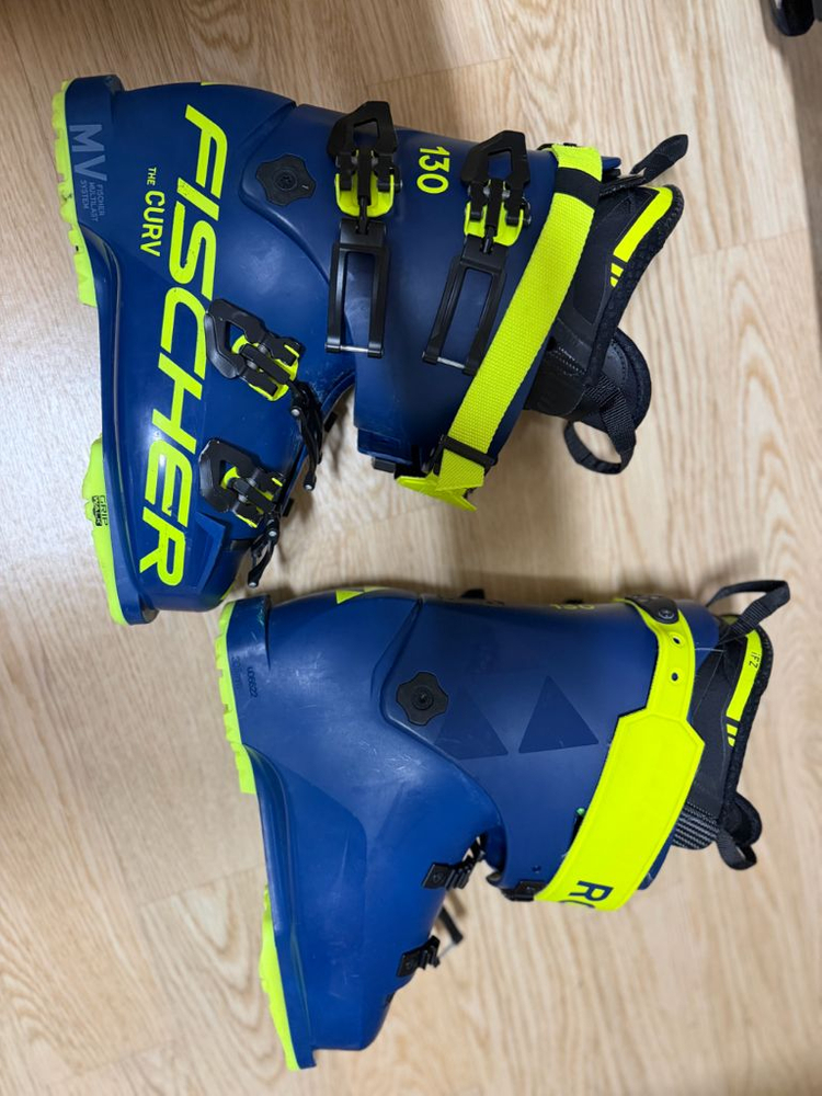 2223 피셔 스키부츠 이미지