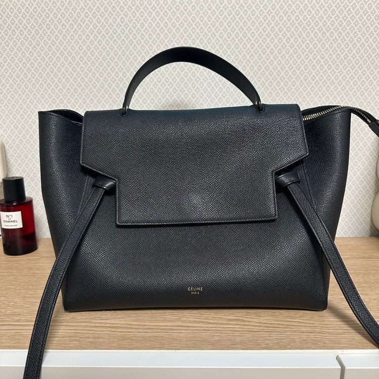 셀린느 벨트백 블랙 미니 팝니다--0