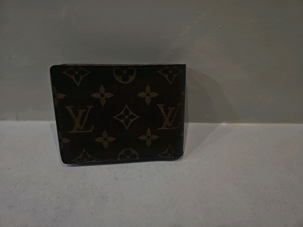 루이비통 정품 모노그램 이클립스 반지갑 팝니다 이미지