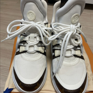 정품 루이비통 아치라이트 스니커즈 245 사이즈 이미지