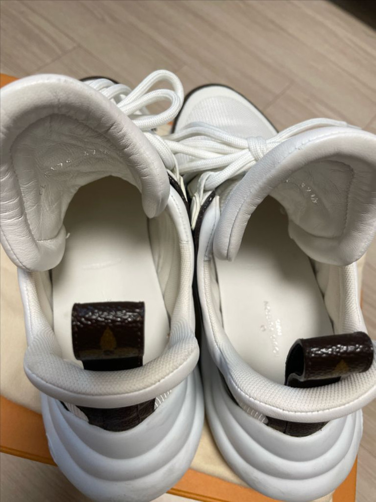 정품 루이비통 아치라이트 스니커즈 245 사이즈 이미지