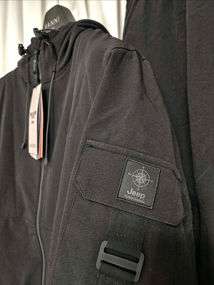 (겨울러닝템) 지프 남성 우븐 트랙수트세트 새옷--1