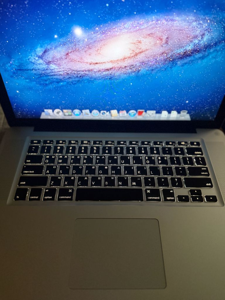 상태좋은 2011 맥북프로 15인치 팝니다--2