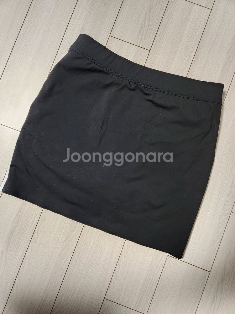 새상품급)아디다스 스포츠 스커트 사이즈s여러 중고사이트에도 같이 판매하고 있어서 삭제되면 팔린거에요~오염 하자 없이--1