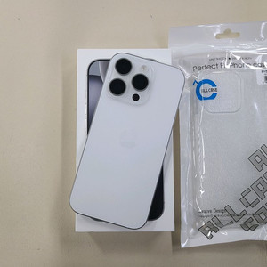 아이폰16프로 128G 밧데리99프로 실사용6개월 무찍힘 상태최상 ^^