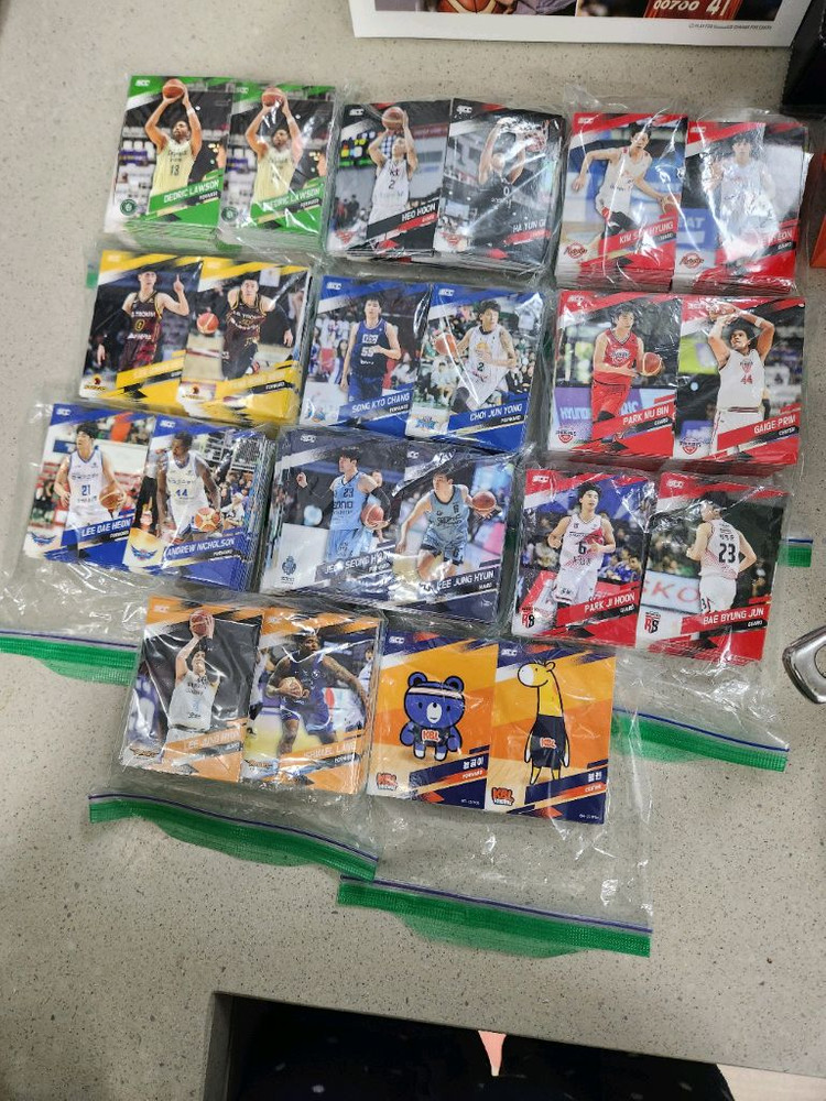 KBL 전구단 전선수 파스텔 / 패러렐 / 홀로 / 노멀 카드 / 오토 판매합니다.--4