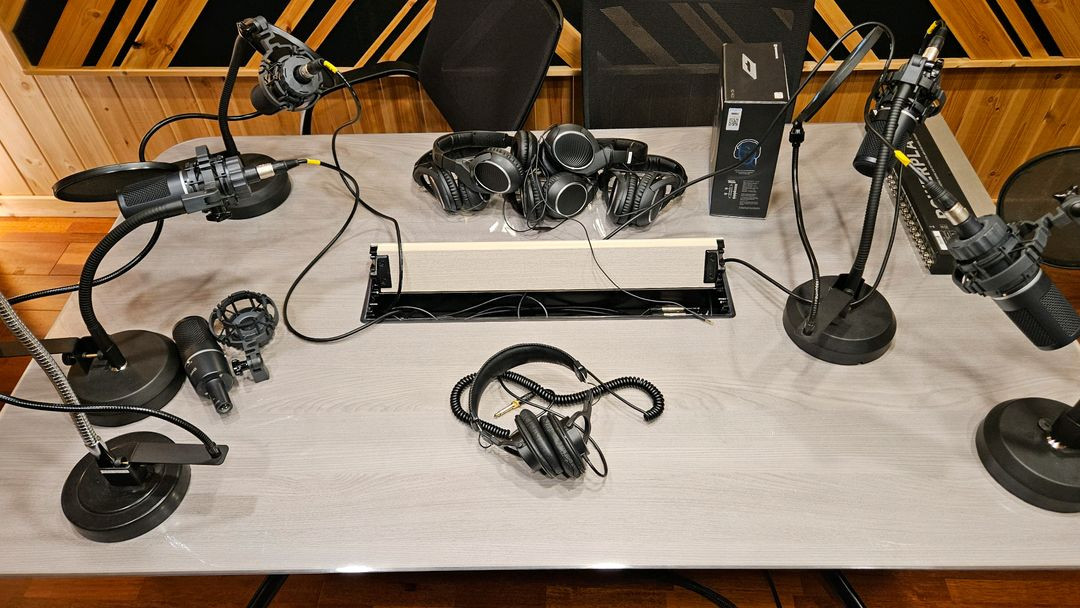 신품급> 콘덴서마이크 세트 AKG C4000 전용스텐드 팝필터 이미지