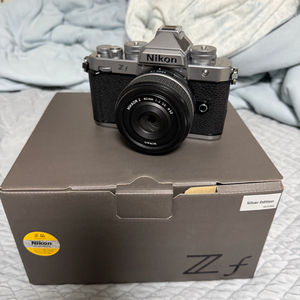 니콘 Zf실버 에디션 + 40mm se렌즈 세트