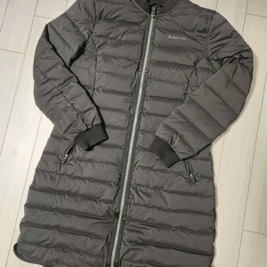 블랙야크 L켈리 다운 자켓 사이즈95(m)스포츠웨어/아우터/구스다운점퍼/여성용/거위털/길이: 기본(힙선)/긴팔 /출 이미지