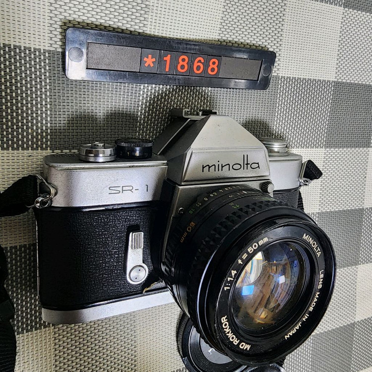 미놀타 SR-1 필름카메라 1.4 단렌즈 장착 이미지