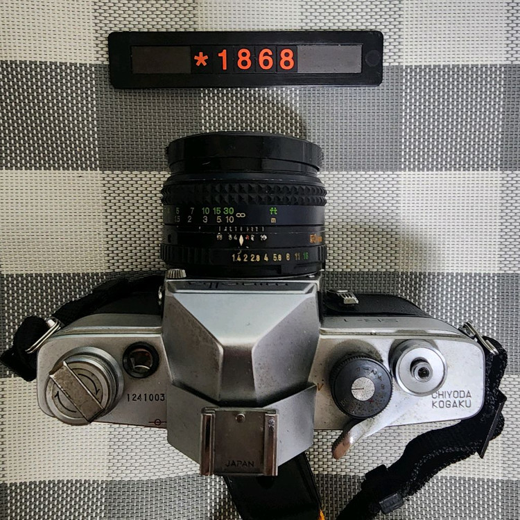 미놀타 SR-1 필름카메라 1.4 단렌즈 장착 이미지