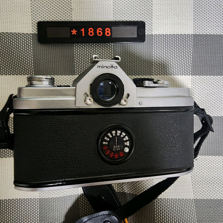 미놀타 SR-1 필름카메라 1.4 단렌즈 장착 이미지
