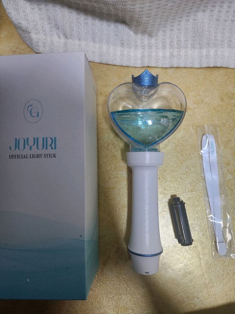 조유리 응원봉 판매--1